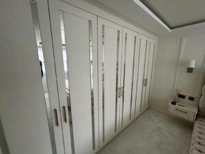 Bedrooom Cashmere Grey Woodgrain Mirrored 2