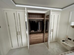 Bedrooom Cashmere Grey Woodgrain Mirrored 9