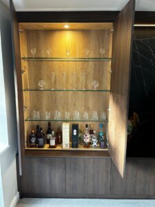 GD Media Wall Tobacco Gladstone Oak 7