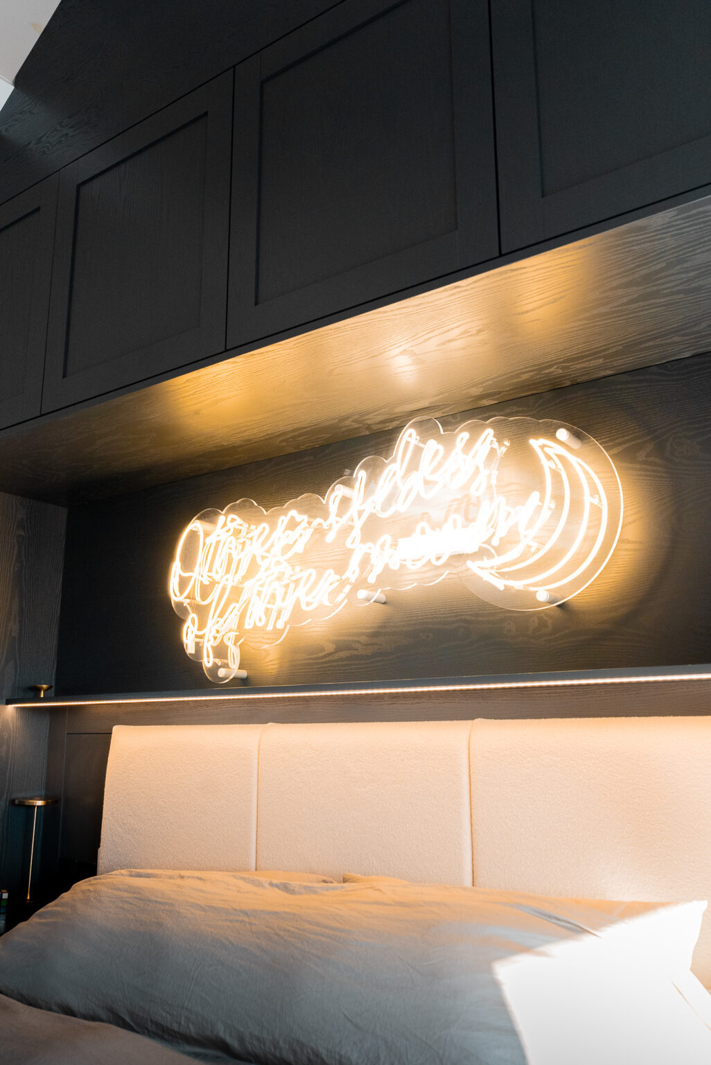 Lucy Spraggan - Bespoke Bedroom (2)