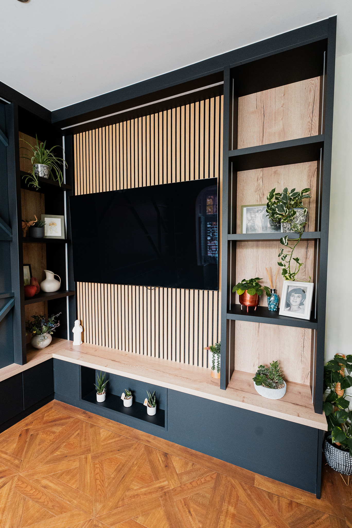 Gale Media Wall